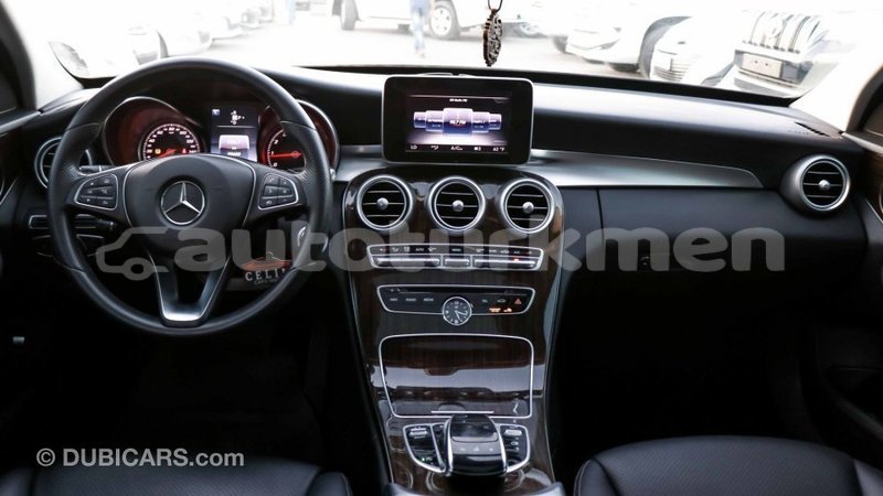 Big with watermark mercedes benz 190 ahal import dubai 1576