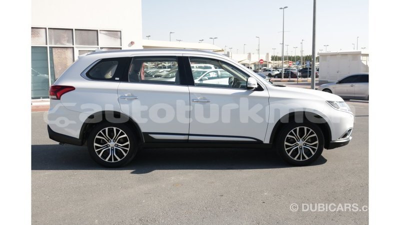 Big with watermark mitsubishi outlander ahal import dubai 1577