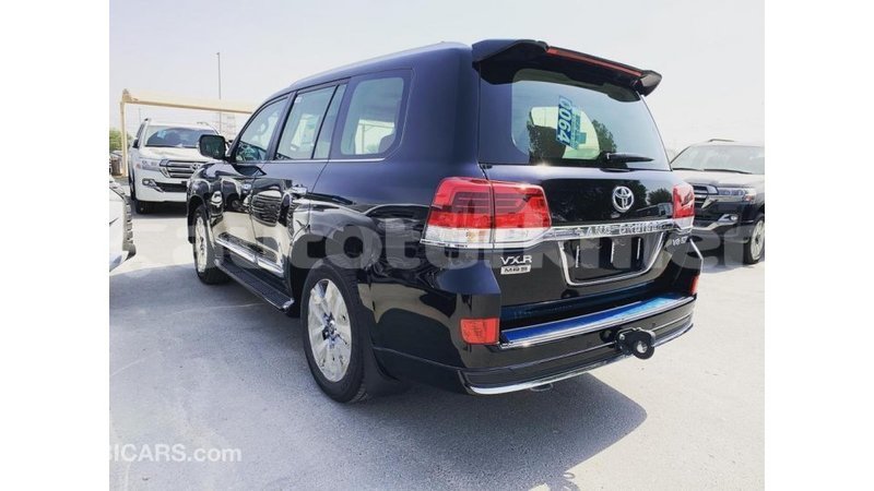 Big with watermark toyota land cruiser ahal import dubai 1581