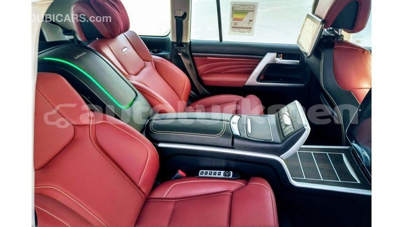 Big with watermark toyota land cruiser ahal import dubai 1581