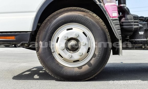 Buy Import Mitsubishi Carisma White Car in Import - Dubai in Ahal