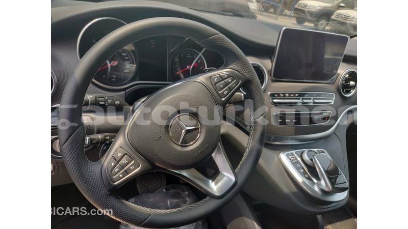 Big with watermark mercedes benz 250 ahal import dubai 1595
