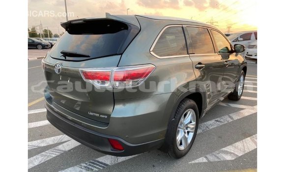 Buy Import Toyota Highlander Green Car in Import - Dubai in Ahal Buy Import Toyota Highlander Green Car in Import - Dubai in Ahal