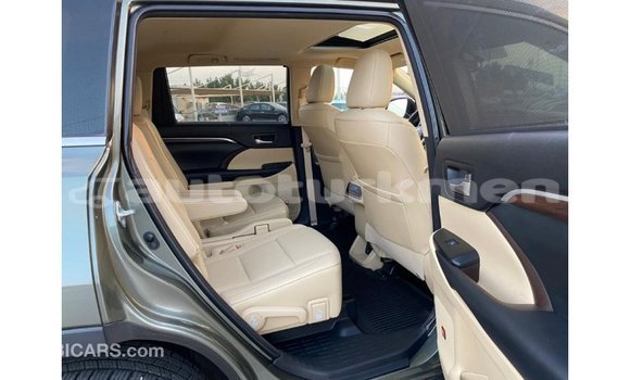 Buy Import Toyota Highlander Green Car in Import - Dubai in Ahal Buy Import Toyota Highlander Green Car in Import - Dubai in Ahal