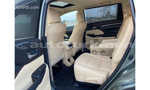 Buy Import Toyota Highlander Green Car in Import - Dubai in Ahal Buy Import Toyota Highlander Green Car in Import - Dubai in Ahal