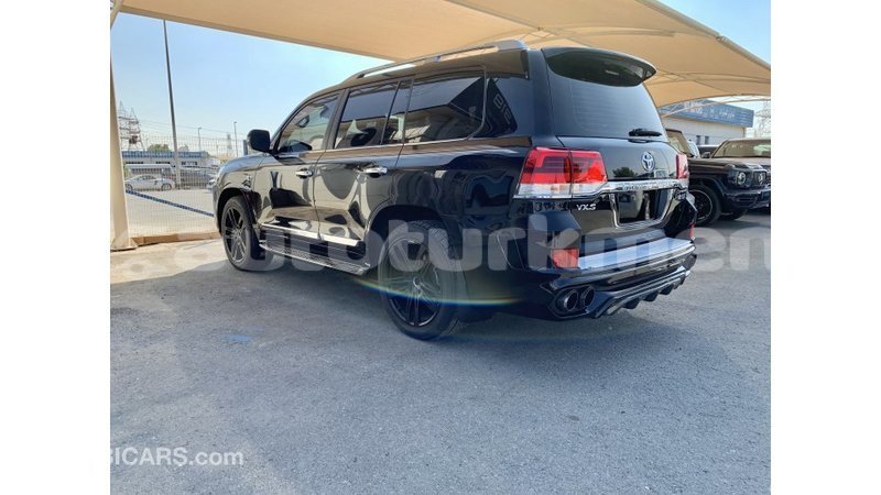 Big with watermark toyota land cruiser ahal import dubai 1661