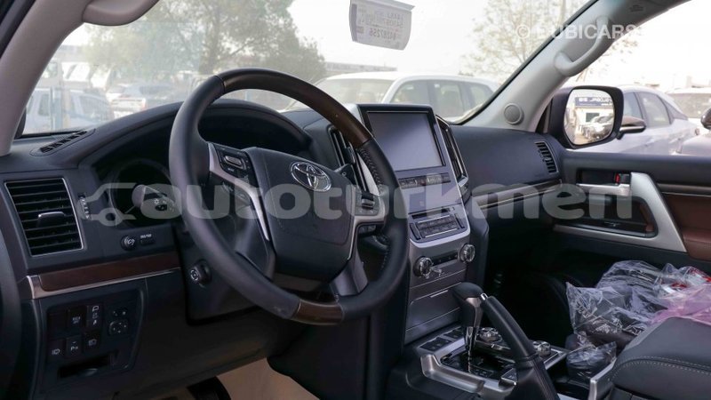 Big with watermark toyota land cruiser ahal import dubai 1661