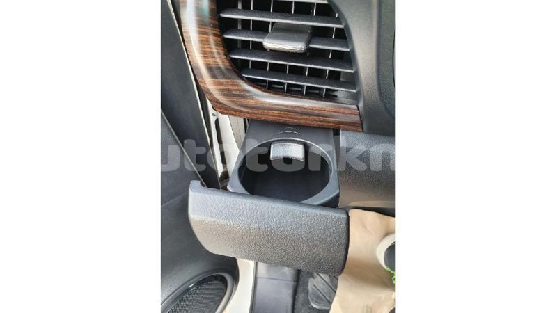 Big with watermark toyota hilux ahal import dubai 1668