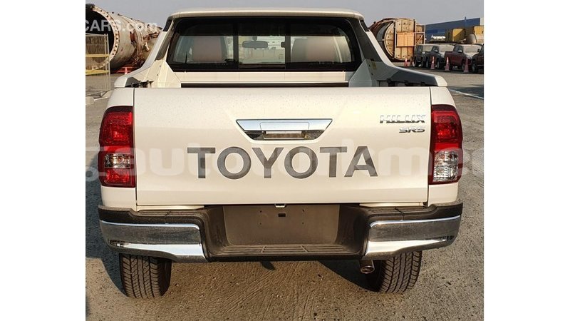 Big with watermark toyota hilux ahal import dubai 1668