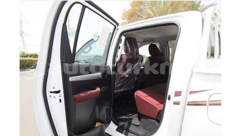 Big with watermark toyota hilux ahal import dubai 1670
