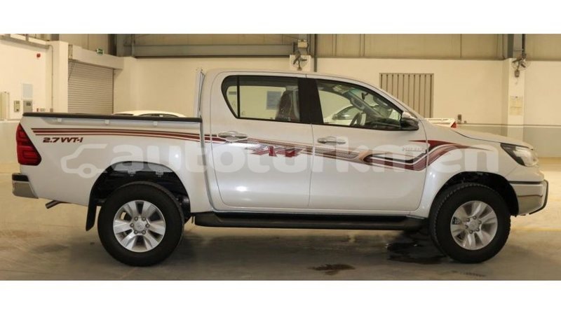 Big with watermark toyota hilux ahal import dubai 1671