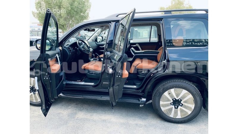 Big with watermark toyota land cruiser ahal import dubai 1682