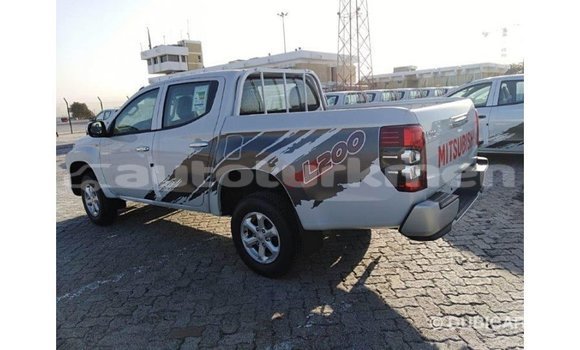 Buy Import Mitsubishi L200 White Car in Import - Dubai in Ahal Buy Import Mitsubishi L200 White Car in Import - Dubai in Ahal