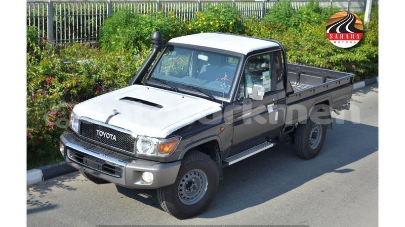 Big with watermark toyota land cruiser ahal import dubai 1709