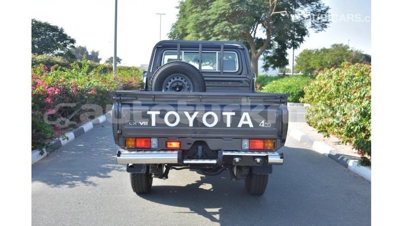 Big with watermark toyota land cruiser ahal import dubai 1709