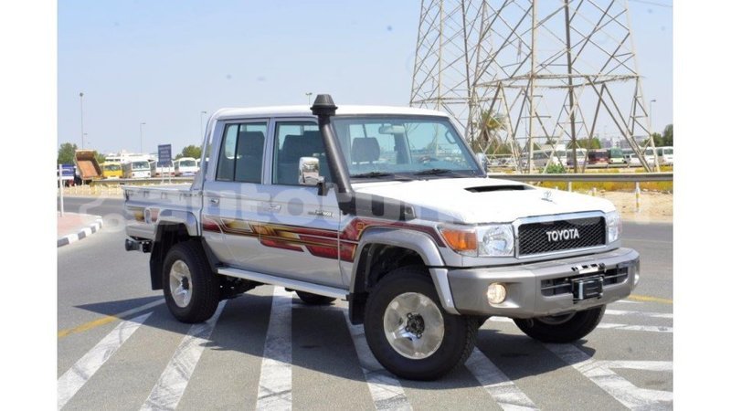 Big with watermark toyota land cruiser ahal import dubai 1715