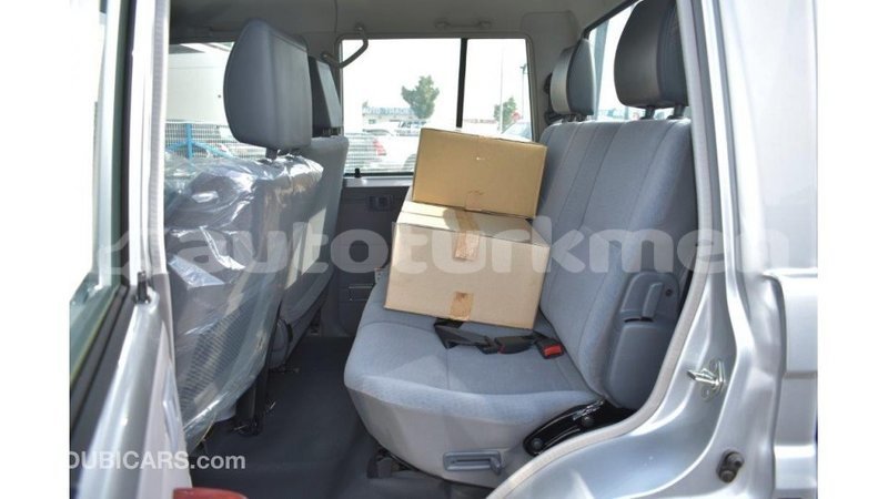 Big with watermark toyota land cruiser ahal import dubai 1715