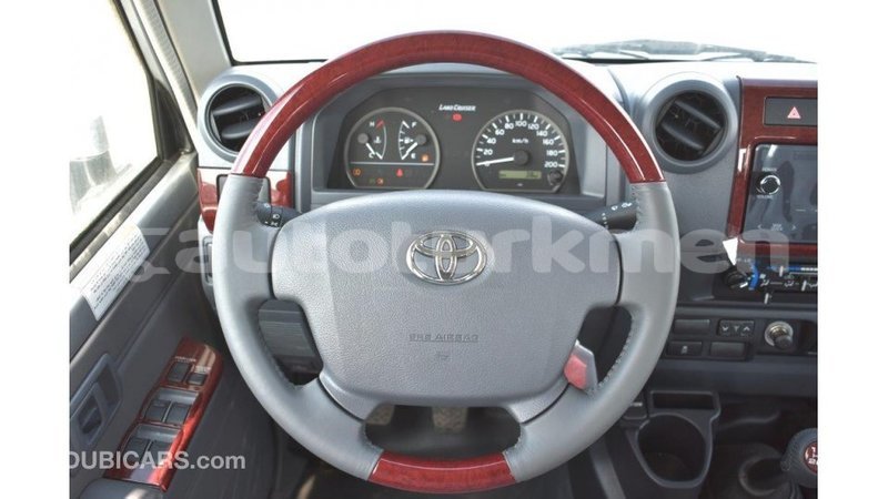 Big with watermark toyota land cruiser ahal import dubai 1715