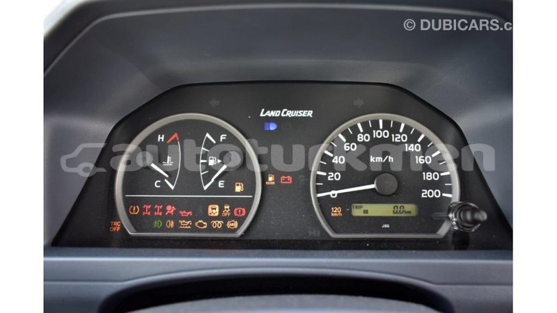 Big with watermark toyota land cruiser ahal import dubai 1715