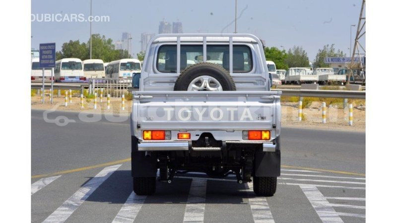Big with watermark toyota land cruiser ahal import dubai 1715