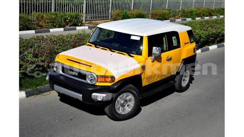 Big with watermark toyota fj cruiser ahal import dubai 1716
