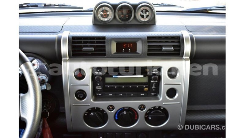 Big with watermark toyota fj cruiser ahal import dubai 1716