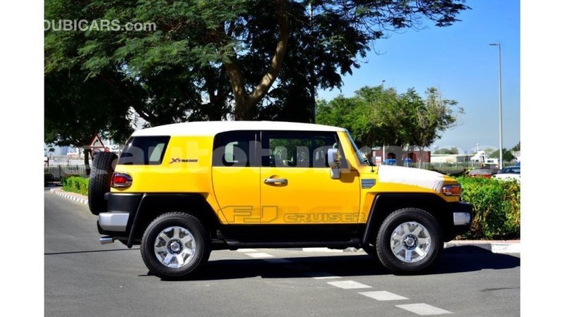 Big with watermark toyota fj cruiser ahal import dubai 1716