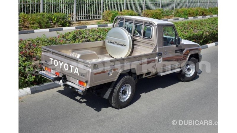 Big with watermark toyota land cruiser ahal import dubai 1718