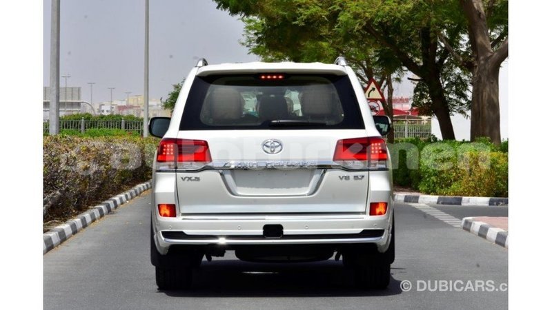 Big with watermark toyota land cruiser ahal import dubai 1721