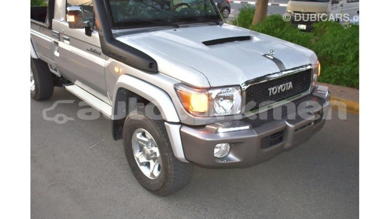 Big with watermark toyota land cruiser ahal import dubai 1723