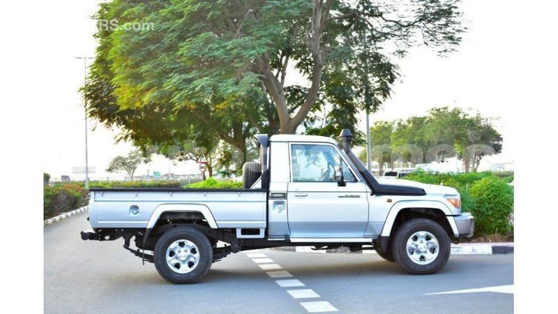 Big with watermark toyota land cruiser ahal import dubai 1723