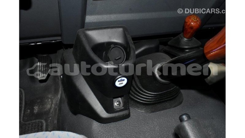 Big with watermark toyota land cruiser ahal import dubai 1723