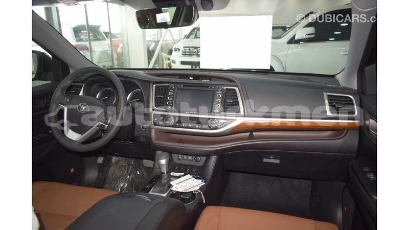 Big with watermark toyota highlander ahal import dubai 1724