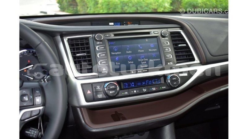 Big with watermark toyota highlander ahal import dubai 1724