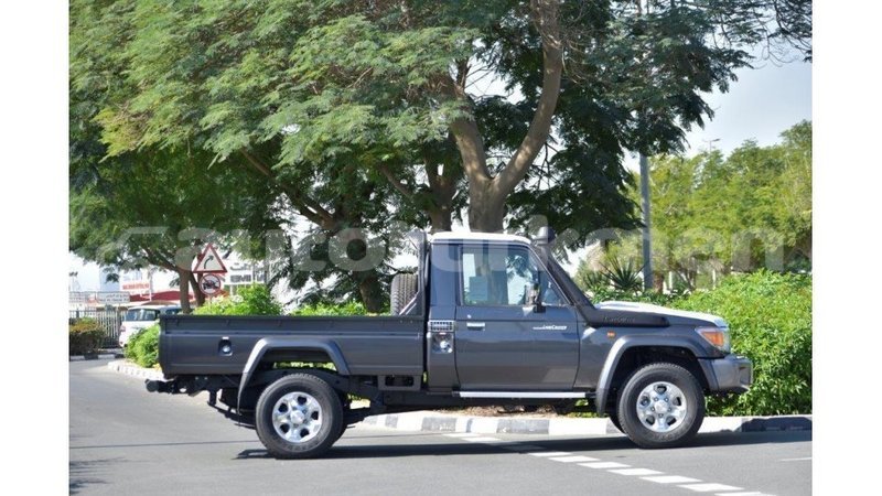 Big with watermark toyota land cruiser ahal import dubai 1737