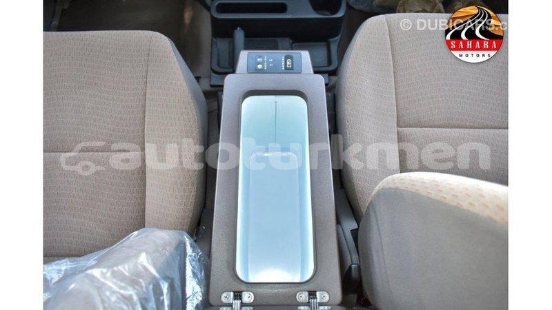 Big with watermark toyota land cruiser ahal import dubai 1738