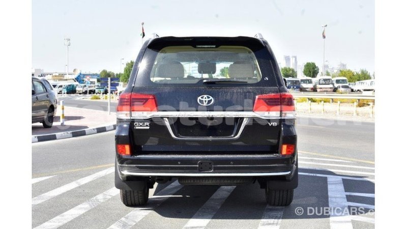 Big with watermark toyota land cruiser ahal import dubai 1740