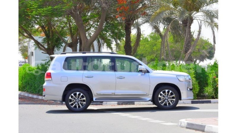 Big with watermark toyota land cruiser ahal import dubai 1742