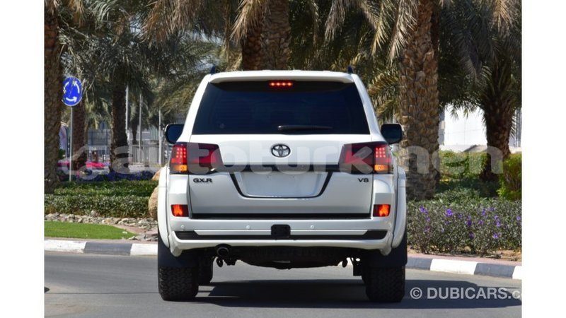 Big with watermark toyota land cruiser ahal import dubai 1747