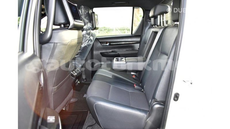 Big with watermark toyota hilux ahal import dubai 1755