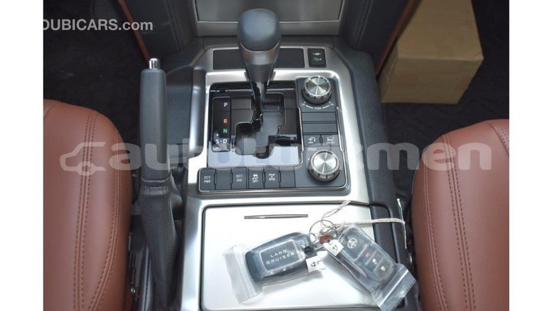 Big with watermark toyota land cruiser ahal import dubai 1757