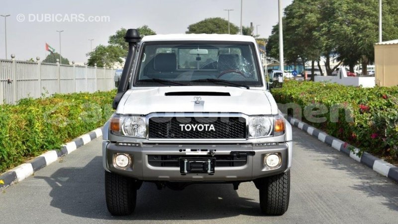 Big with watermark toyota land cruiser ahal import dubai 1760
