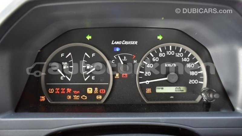 Big with watermark toyota land cruiser ahal import dubai 1760