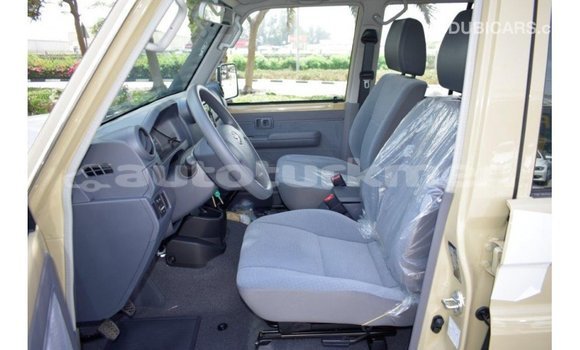 Buy Import Toyota Land Cruiser Beige Car in Import - Dubai in Ahal Buy Import Toyota Land Cruiser Beige Car in Import - Dubai in Ahal