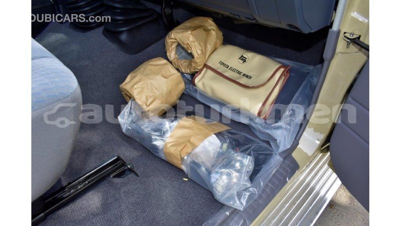 Big with watermark toyota land cruiser ahal import dubai 1761