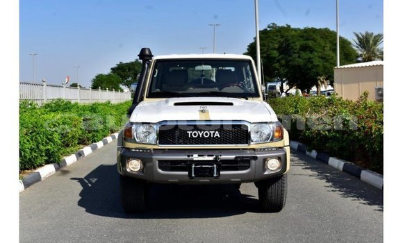 Buy Import Toyota Land Cruiser Beige Car in Import - Dubai in Ahal Buy Import Toyota Land Cruiser Beige Car in Import - Dubai in Ahal