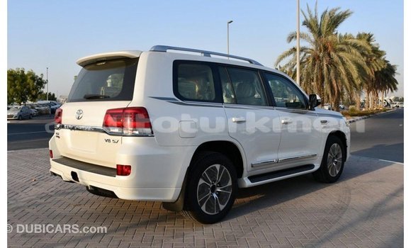 Buy Import Toyota Land Cruiser White Car in Import - Dubai in Ahal Buy Import Toyota Land Cruiser White Car in Import - Dubai in Ahal