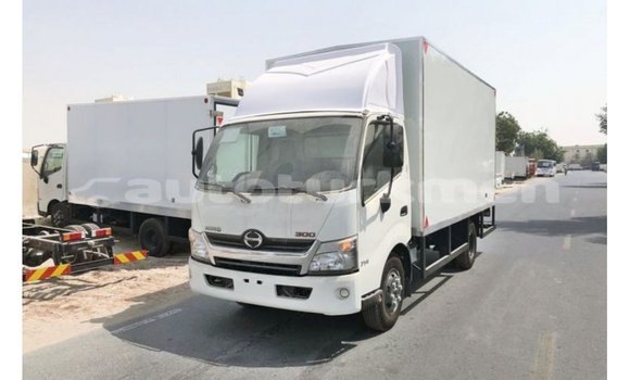 Buy Import Hino 300 Series White Truck in Import - Dubai in Ahal