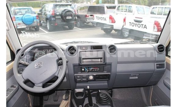 Buy Import Toyota Land Cruiser Beige Car in Import - Dubai in Ahal Buy Import Toyota Land Cruiser Beige Car in Import - Dubai in Ahal