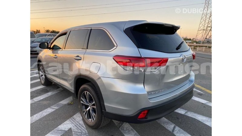 Big with watermark toyota highlander ahal import dubai 1844